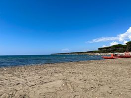 La spiaggia libera del campeggio