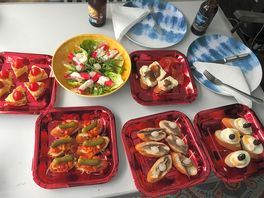 Tapas gemaakt in eigen restaurant/ tent