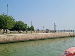 Promenade in front of the site.