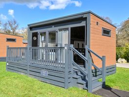 Otter glamping pod exterior