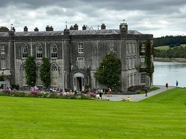 Plas newydd
