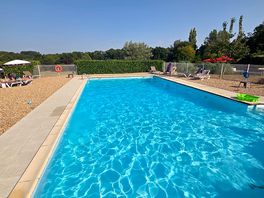Quiet pool