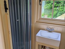 Great having an integrated shower room