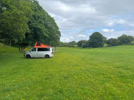 A total of 2 vans & a tent in plenty of space!