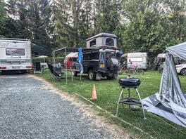 Squeezed in, very difficult to get in and out of the pitch due to proximity of other campers.