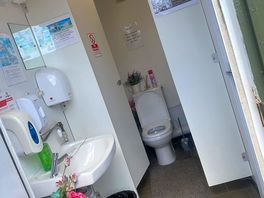 Ladies toilet