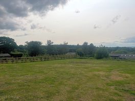 Non-electric grass and earth pitch
