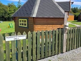 Quirky bbq hut on site