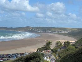 Other end of woolacombe beach 🏖️looking back.