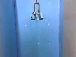 Men's shower