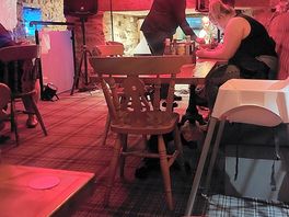 Singe in the clubr