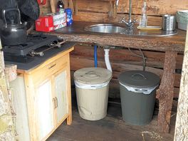 Kitchen area - the gas stove is awsome