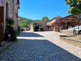 Nearby marols