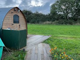 Shower/toilet cubicle