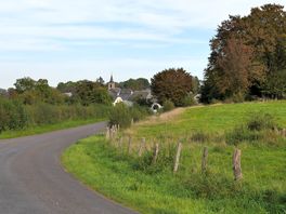 Het dorp tintigny vanop de rue du chateau.