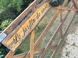 Entrance to jardin de rose