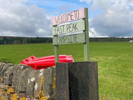 Clear sign to the campsite
