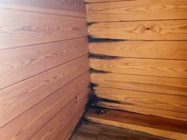 Old water damage inside pod, untreated