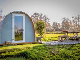 Lakeside View pod next to Alder Pool