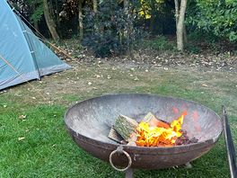 Some pitches had lovely large fire pits to use.