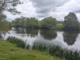 Excellent walk along the river to builth wells. we were able to get a taxi back home