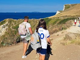 Walking down to durdledoor