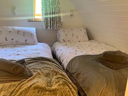 Twin bedroom