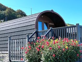 elite pod with toilet and shower sleeps 2 Adults 1 child with a breath taking view.