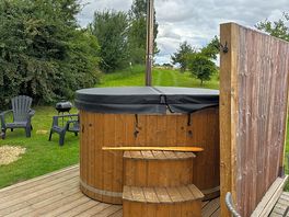 Fantastic hot tub.