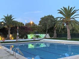 Pool in der abendstimmung