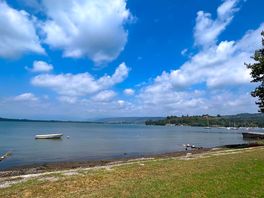 Vue sur le lac