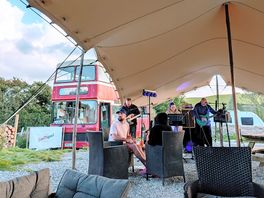 Bar and music