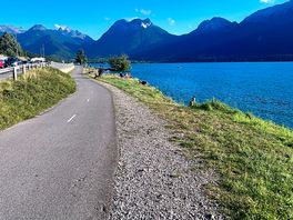 Fietsen / wandelen langs het meer