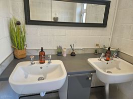 Luxury bathroom.