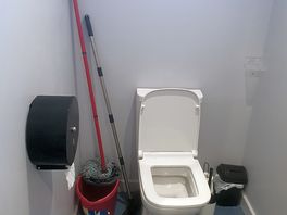 Shower toilet all in one very good and clean