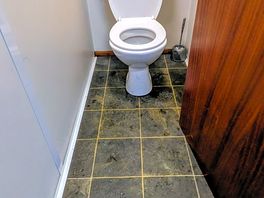 Toilet toll dispenser not fixed om the whole securly