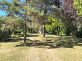Very spacious pitches and cute site.