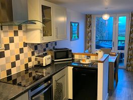 Great kitchen with everything you need to cook