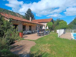 Reception and restaurant