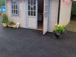 Log cabin with local info and activities and freezers for guests to use