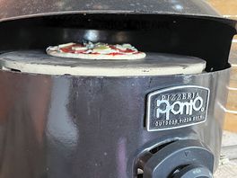 Cooking pizza