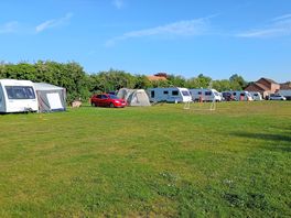 This pitch is half way up the field and a short walk to one of the fishing ponds.