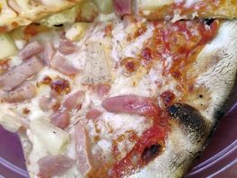 Pizza cooked by owners giving me a evening off cooking and dishes. bliss!