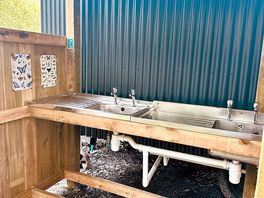 Washing up station
