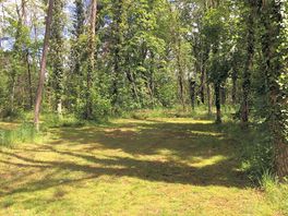 Pitches in the Wood de Chanteloup area with water and connection to waste water drainage