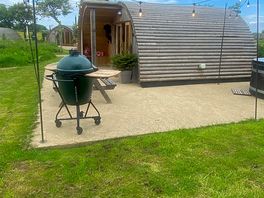 The hut was so lovely.