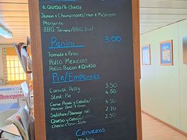 Comida disponible en recepcion