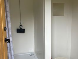 Shower room clean tidy and nice temperature