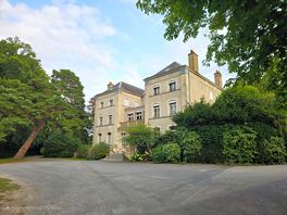 The chateau itself!