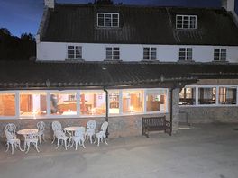 The reedham ferry inn at night
